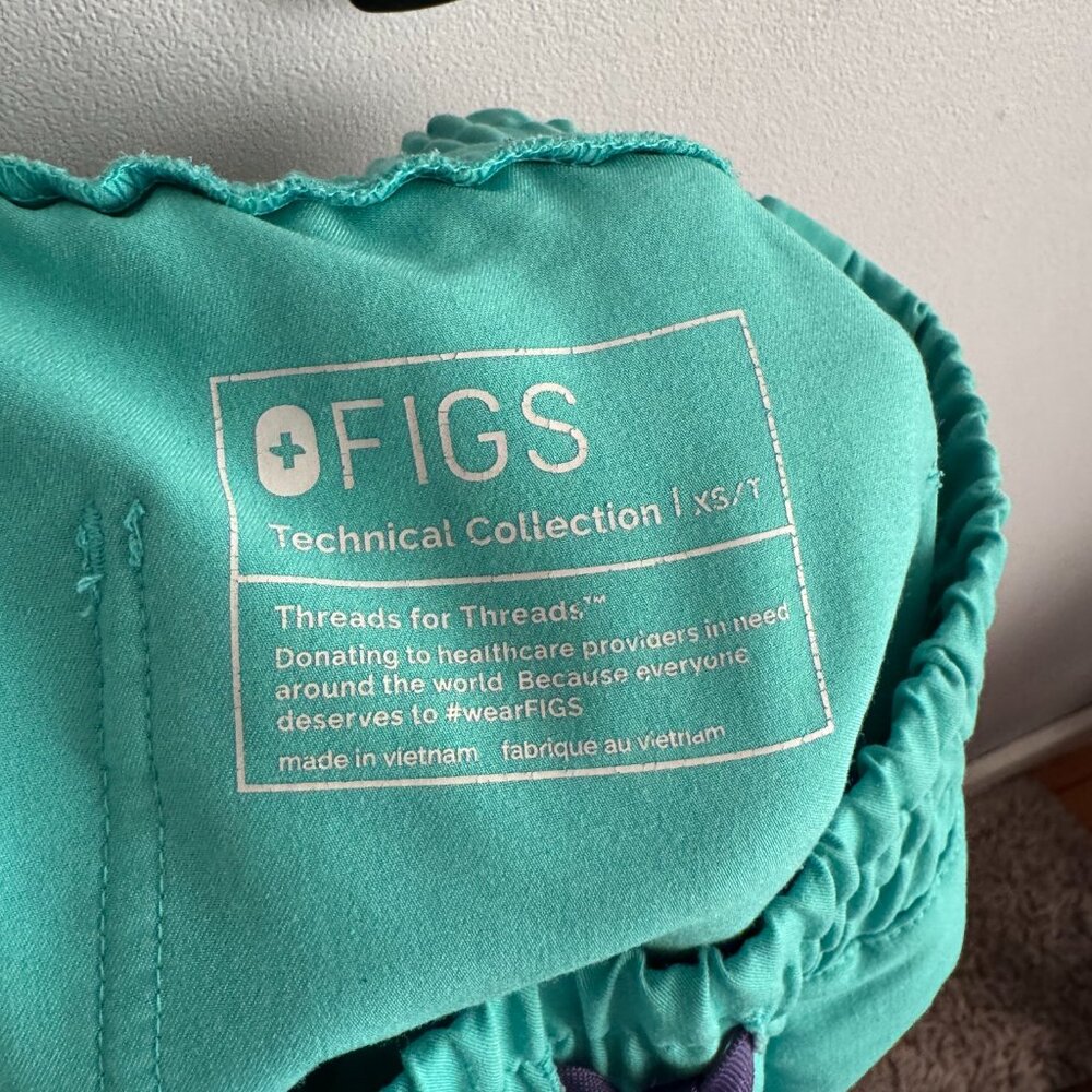 Figs high waisted scrub pants XS TALL - Picture 3 of 3